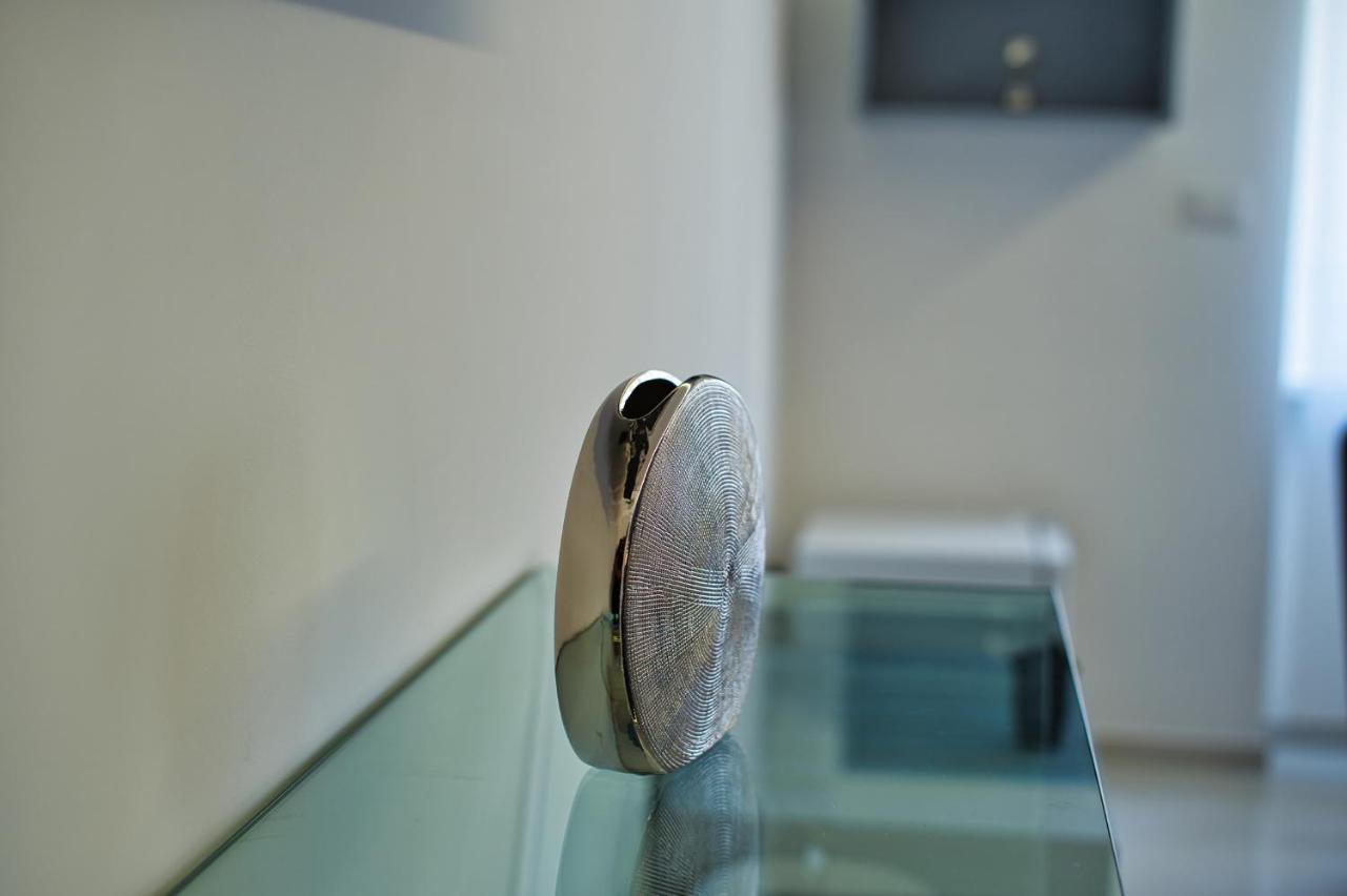 Distinto Suite & Rooms เลชเช ภายนอก รูปภาพ