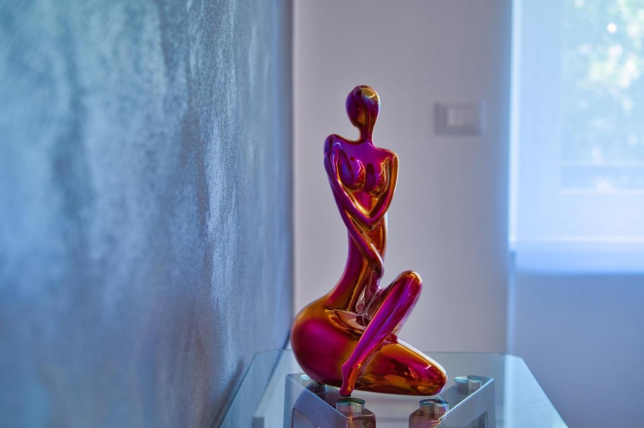 Distinto Suite & Rooms เลชเช ภายนอก รูปภาพ