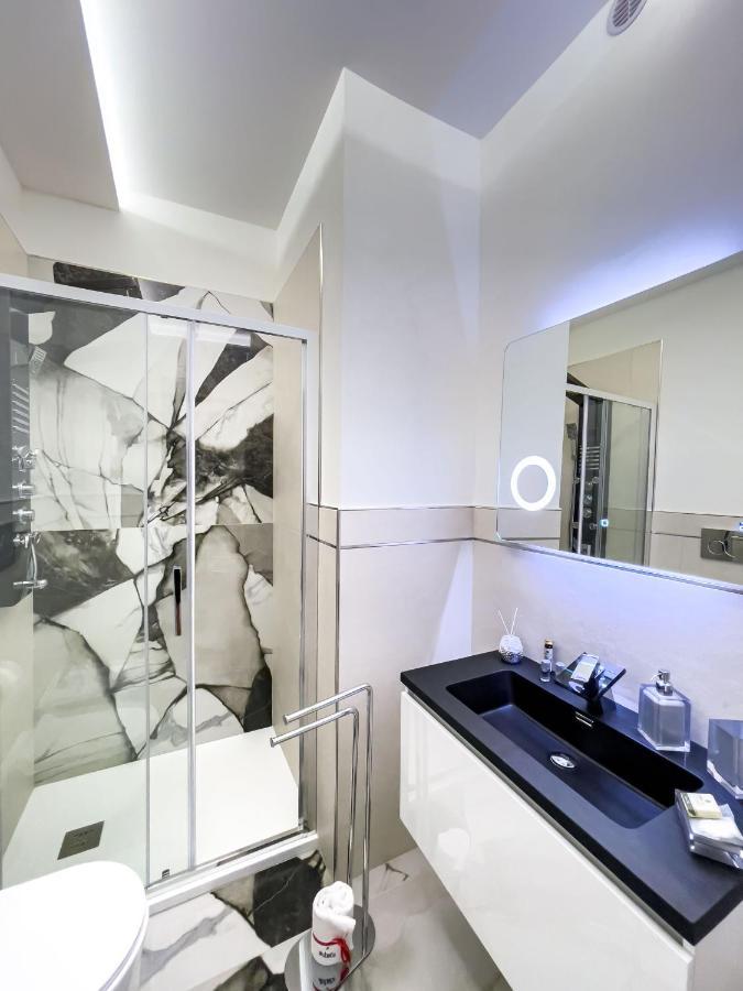 Distinto Suite & Rooms เลชเช ภายนอก รูปภาพ