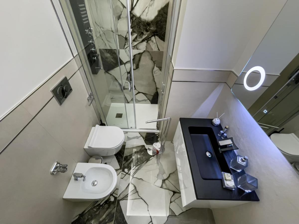 Distinto Suite & Rooms เลชเช ภายนอก รูปภาพ